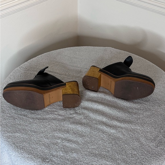 Bernardo Black Mules with Bow and Block Heel - Picture 6 of 12